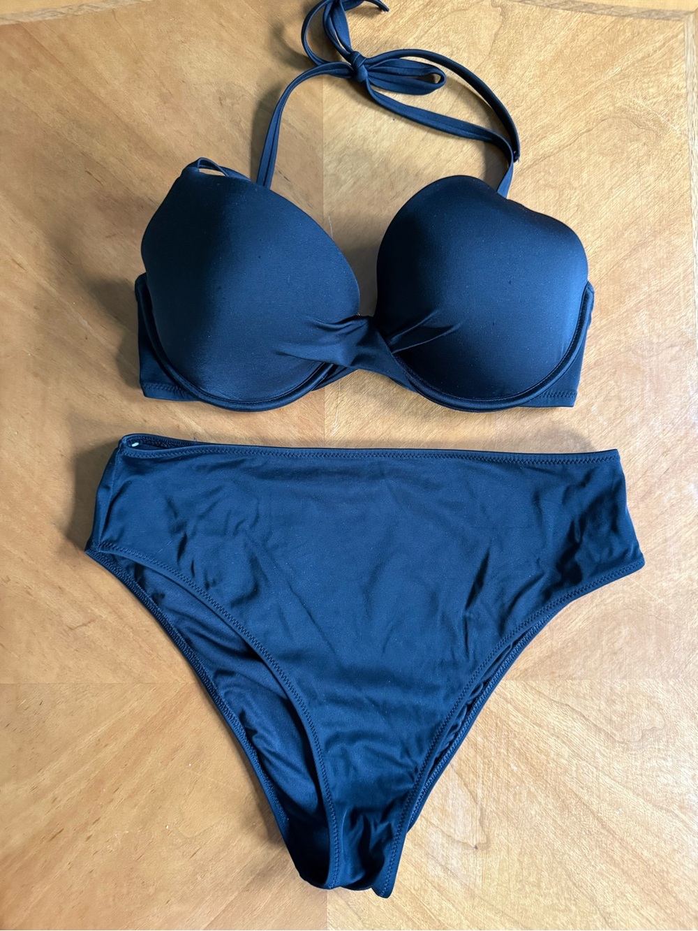 Shade and Shore Black Bikini 34DD Medium